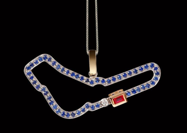 Monza circuit pendant in 18kt  white gold and sapphires