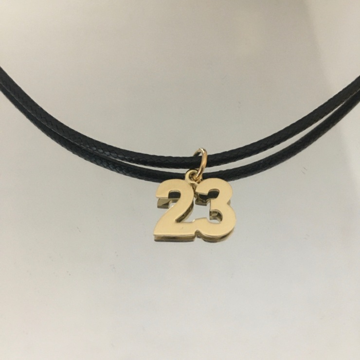Number 23 pendant in 18kt yellow gold