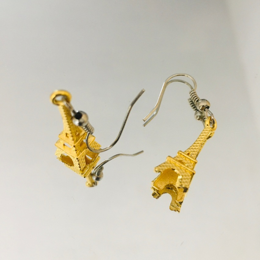 Earrings with yellow gold plated Eiffel Tower  