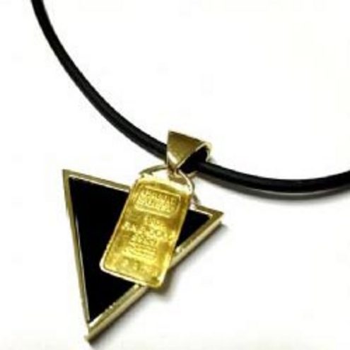 Vasco Onyx Triangle Necklace Pendant in Yellow Gold 18kt with ingot 999.9