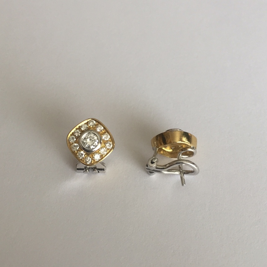 Orecchini in oro bianco e giallo 750 con diamanti ct.1,00 attacco a clips 