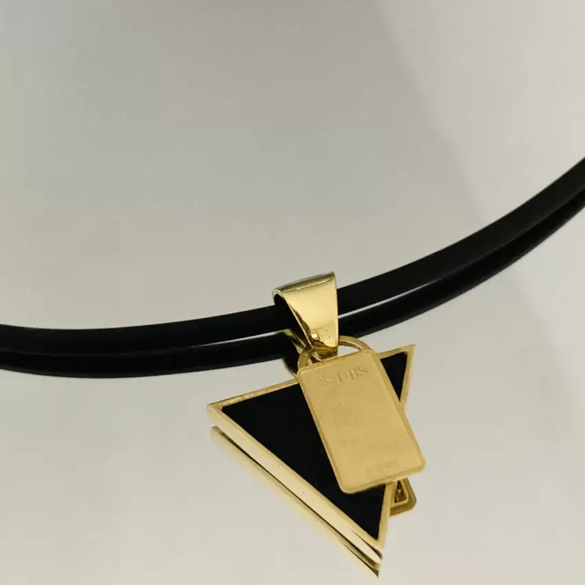 Ciondolo Rock Triangolo in argento 925 dorato con lingotto originale e numerato in oro 999,9  