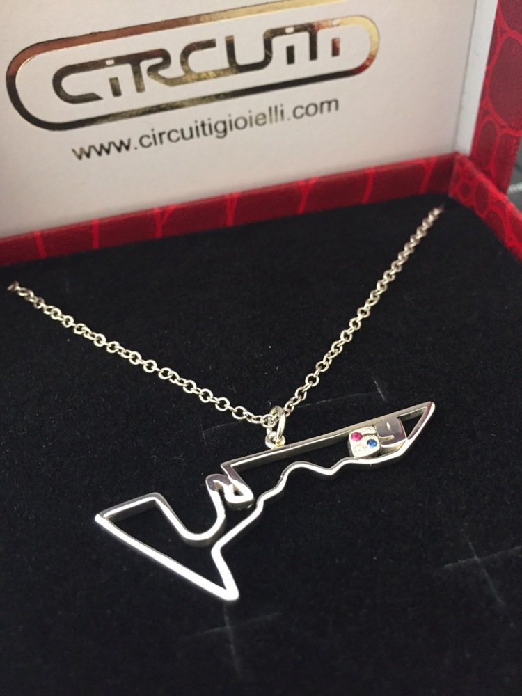 Pendentif circuit Austin en argent 925 avec numéro 69  