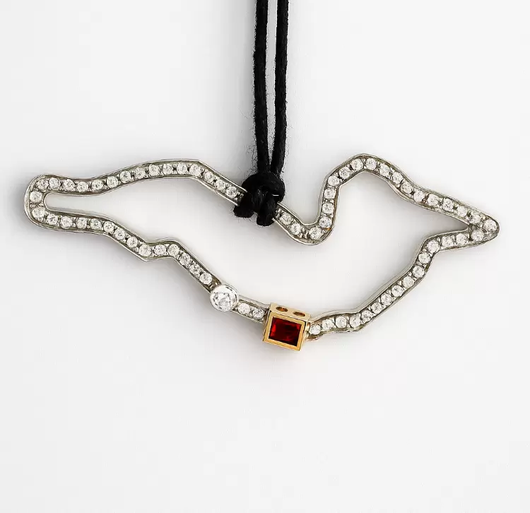 Pingente do circuito de Imola em ouro branco 750 e diamantes ct.0.56  