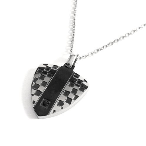 Pendentif bouclier drapeau à damier en acier avec zircon noir