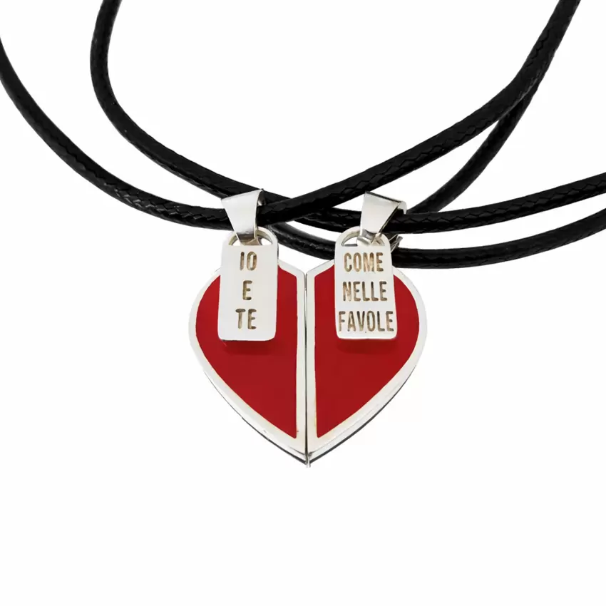 Teilbarer rot emaillierter Herzanhänger IO E TE COME NELLE FAVOLE aus Sterlingsilber, auf der Rückseite personalisierbar  