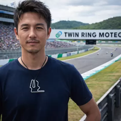 Ciondolo circuito di Motegi in acciaio con diamante ct.0,01 