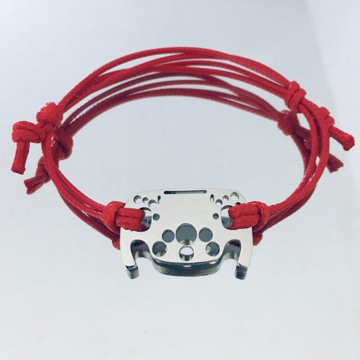 Formula 1 steering wheel bracelet in stainless steel with customizable display
