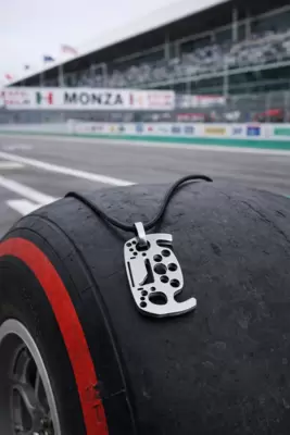 Ciondolo Volante Formula 1 in acciaio con silhouette circuito di Monza 
