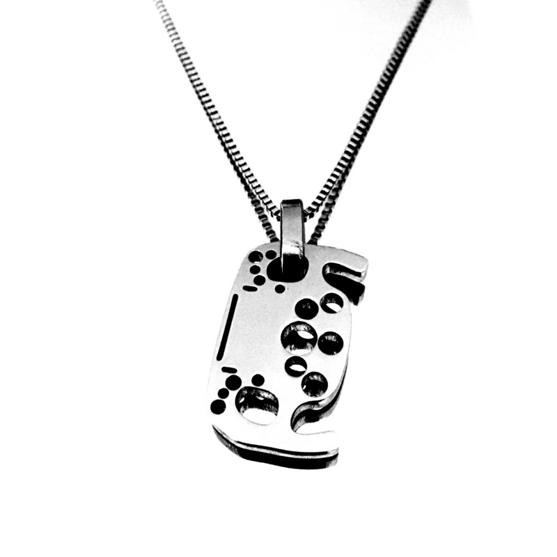 Formula 1 steering wheel pendant with customizable display and stainless steel chain