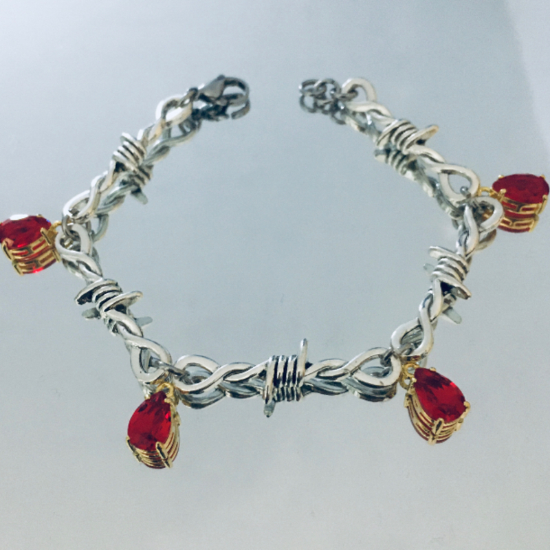 "Pain knots" bracelet by Gianfranco Quartaroli