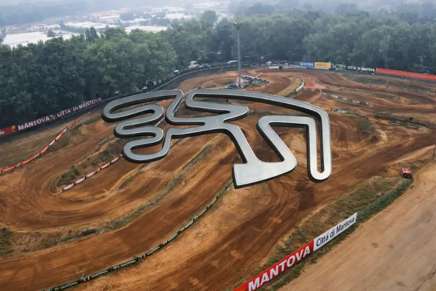 Individuell gestaltbare Silhouette der Motocross-Strecke von Mantua aus Stahl  
