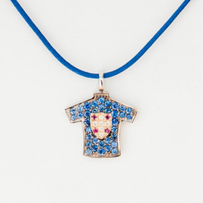 Colgante para camisa Ciudad de Novara en oro 750 con zafiros y escudo cruzado