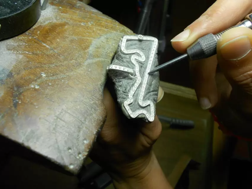 Halskette aus 925er Silber und Zirkonia für den Moskauer Kreislauf  