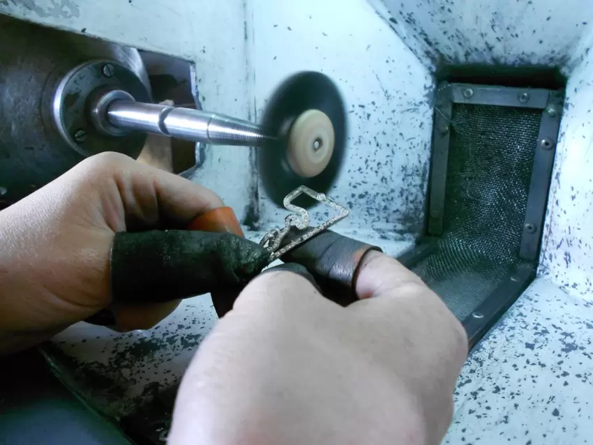 Halskette aus 925er Silber und Zirkonia für den Moskauer Kreislauf  