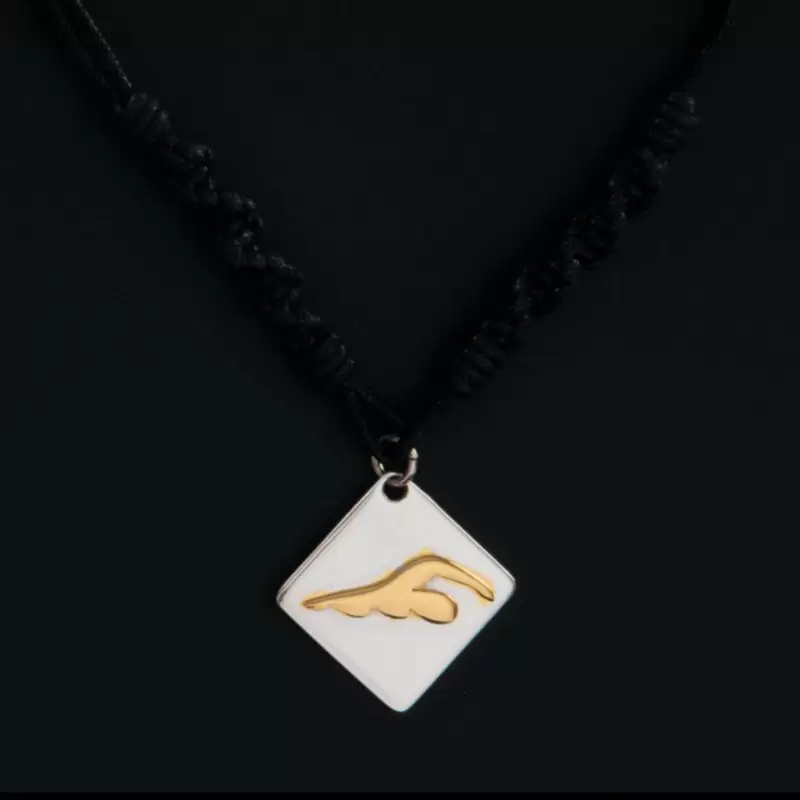 Rhombusförmiger Anhänger aus 925er Sterlingsilber und 18kt vergoldetem Schwimmer