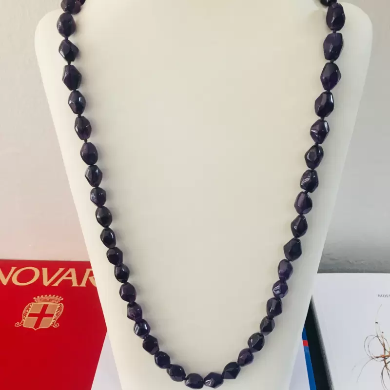 Collana con ametiste sfaccettate viola intenso