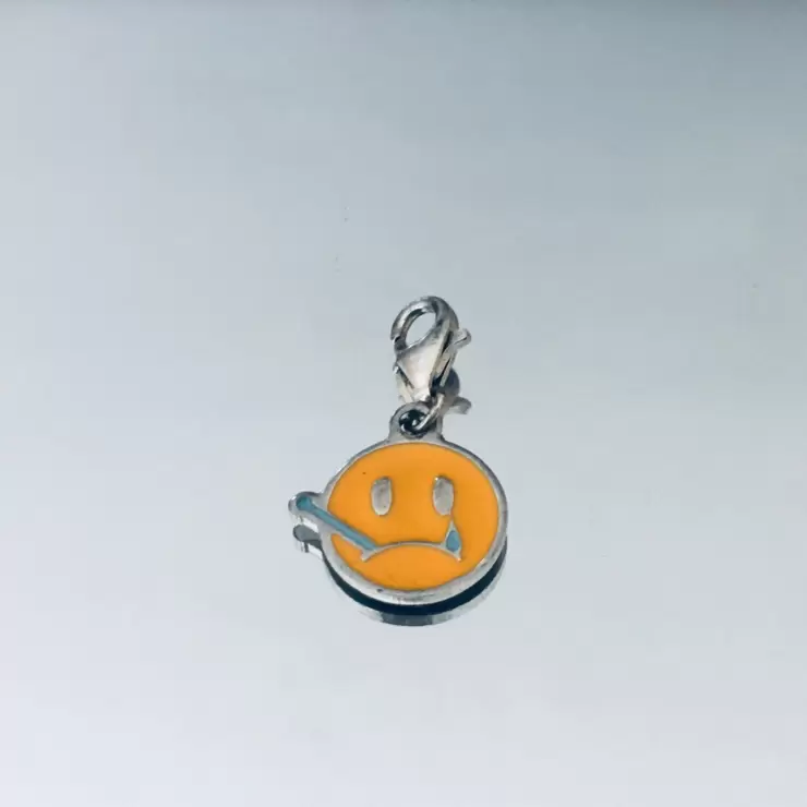 Charm emoticon emoji faccina con termometro in argento 925