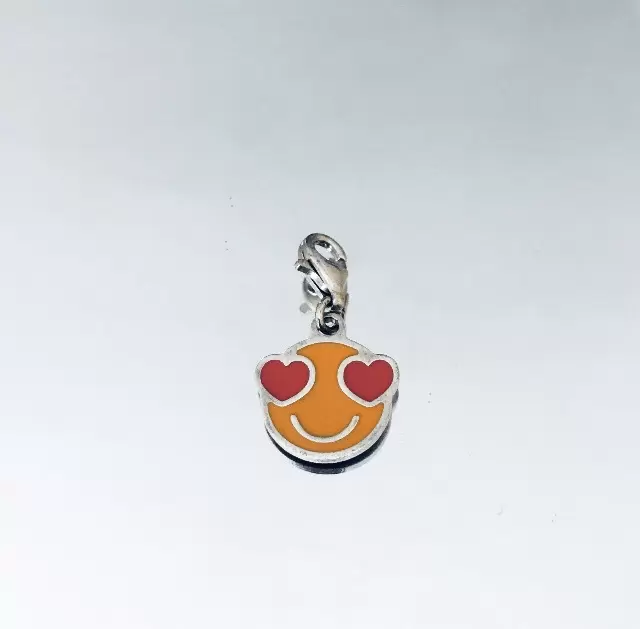 Charm emoticon emoji faccina con occhi a cuore in argento 925