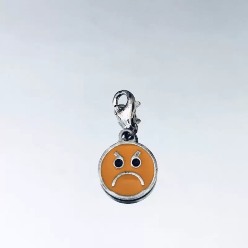 925 plata esterlina emoticono enojado emoji encantos