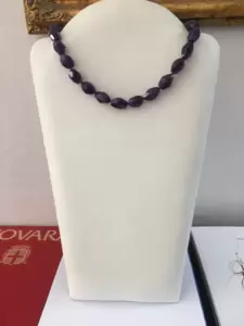 Girocollo con ametiste sfaccettate viola intenso 