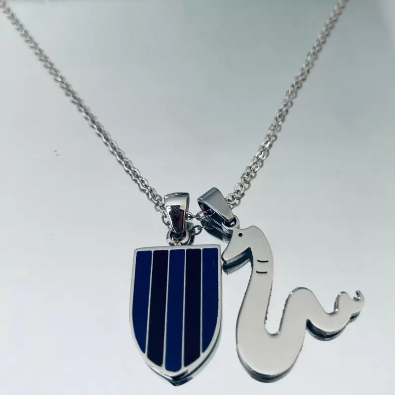 Collana charms scudetto nero azzurro e biscione visconteo in acciaio