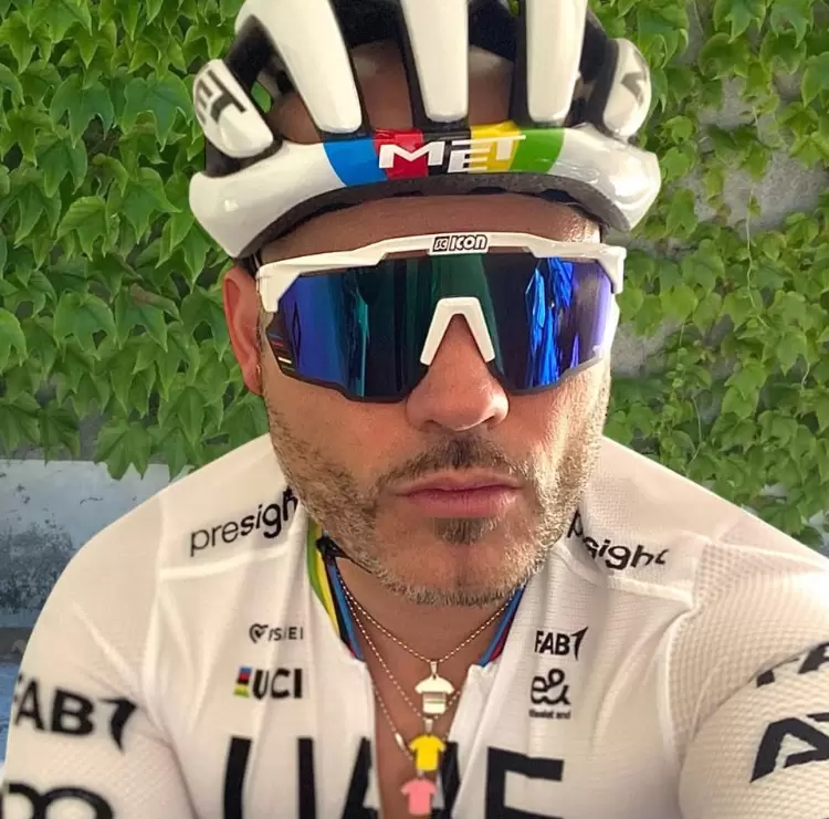 World champion rainbow jersey pendant in stainless steel  