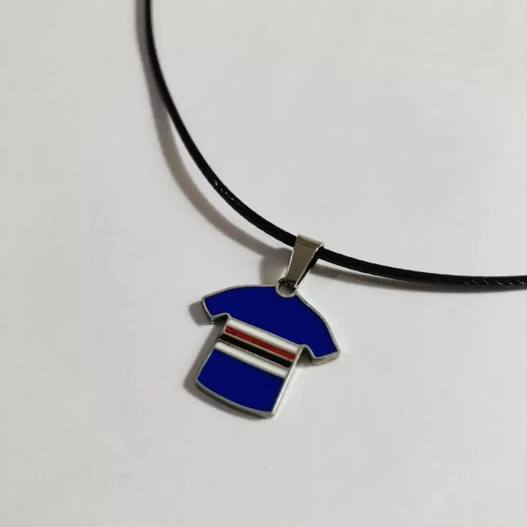 Ciondolo charm maglia blucerchiata in acciaio