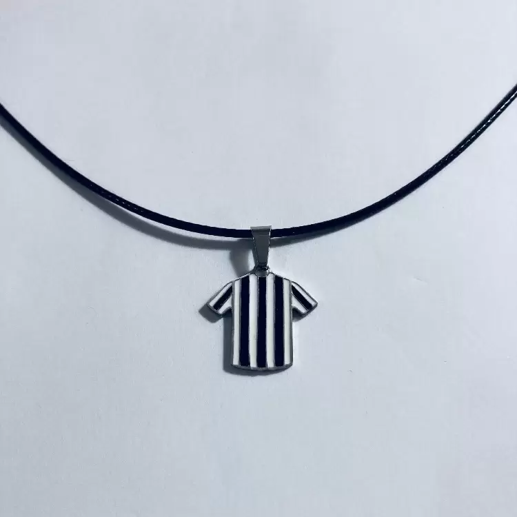Ciondolo charm maglia bianco nera in acciaio personalizzabile  