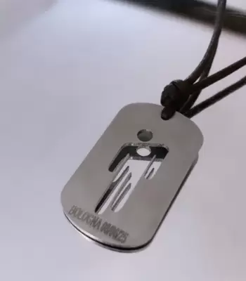 Collana con piastrina Blohsh traforata in acciaio e cordino colorato a scelta 