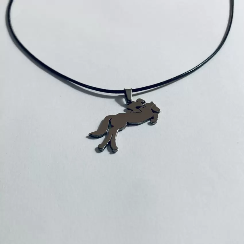 Ciondolo fantino a cavallo in acciaio personalizzabile  