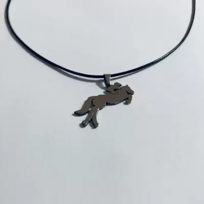 Ciondolo fantino a cavallo in acciaio personalizzabile 