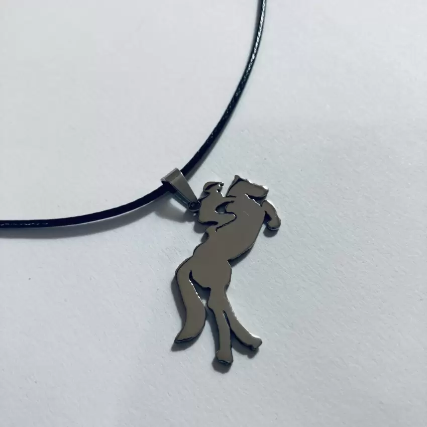 Ciondolo fantino a cavallo in acciaio personalizzabile  