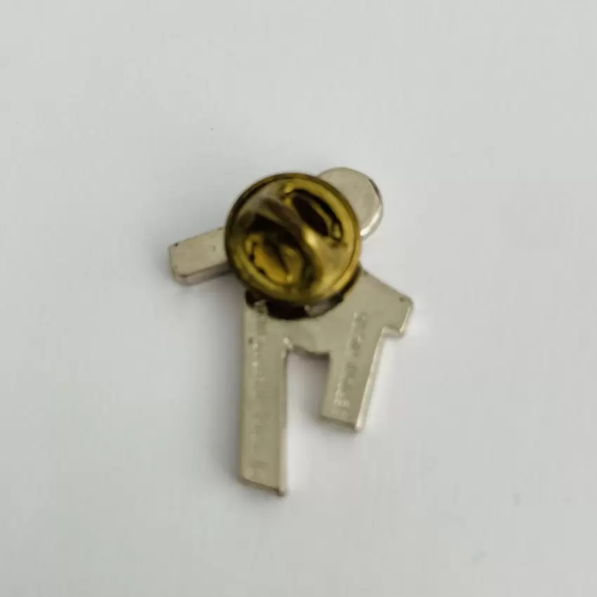Spilla originale mascotte CIAO ITALIA 90 color argento   