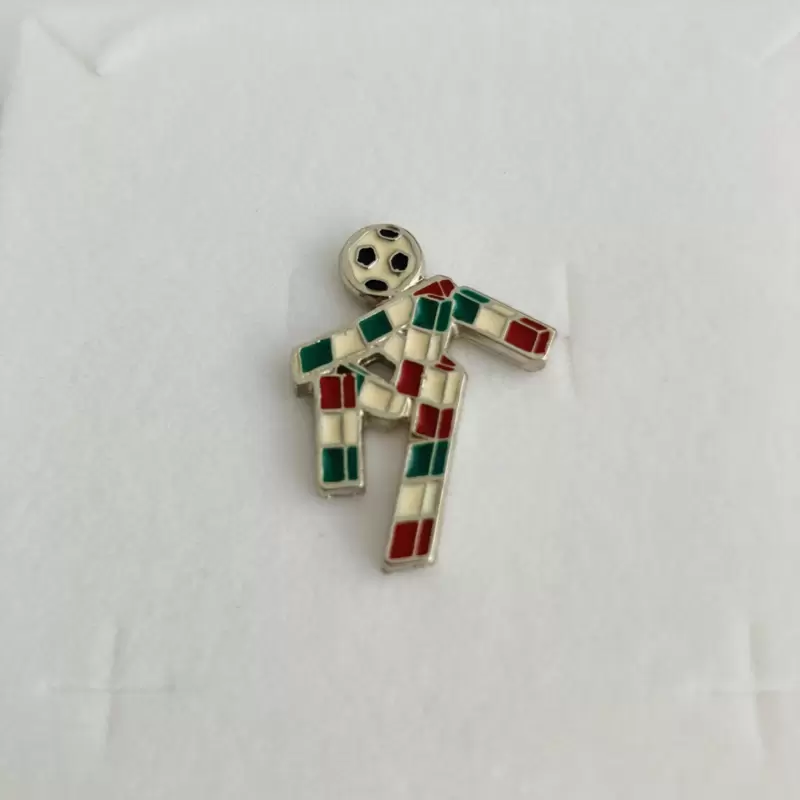 Spilla originale mascotte CIAO ITALIA 90 color argento 