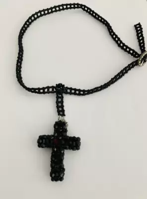 Collana choker cristallo nero con particolare rosso 