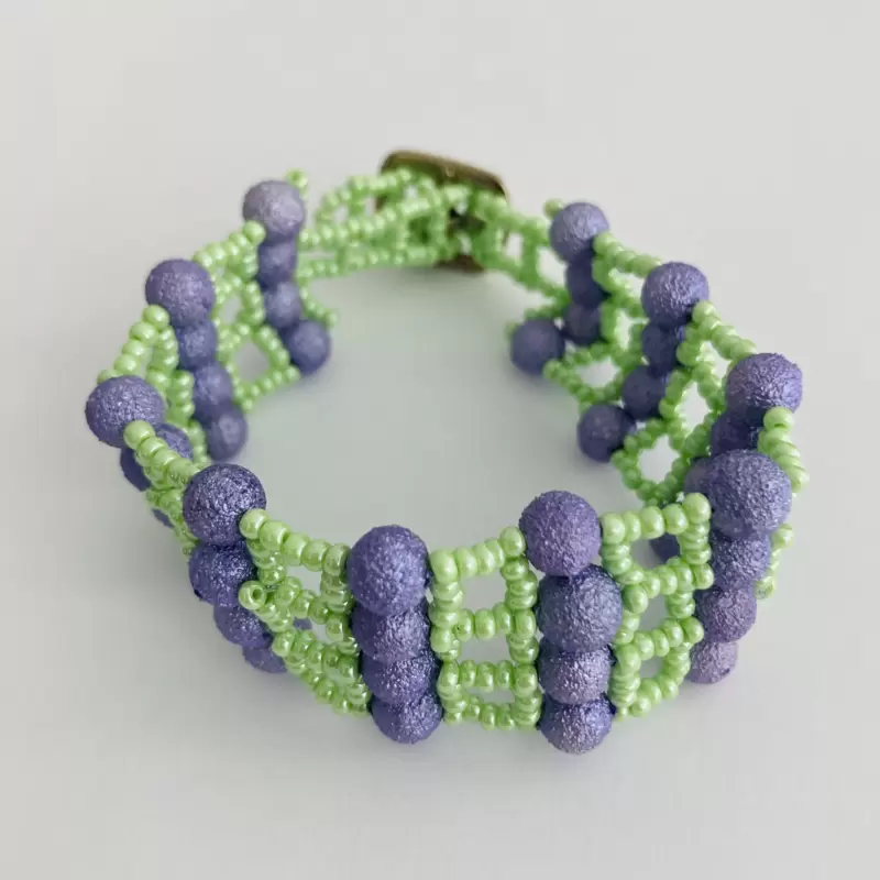 Bracciale perline color glicine 