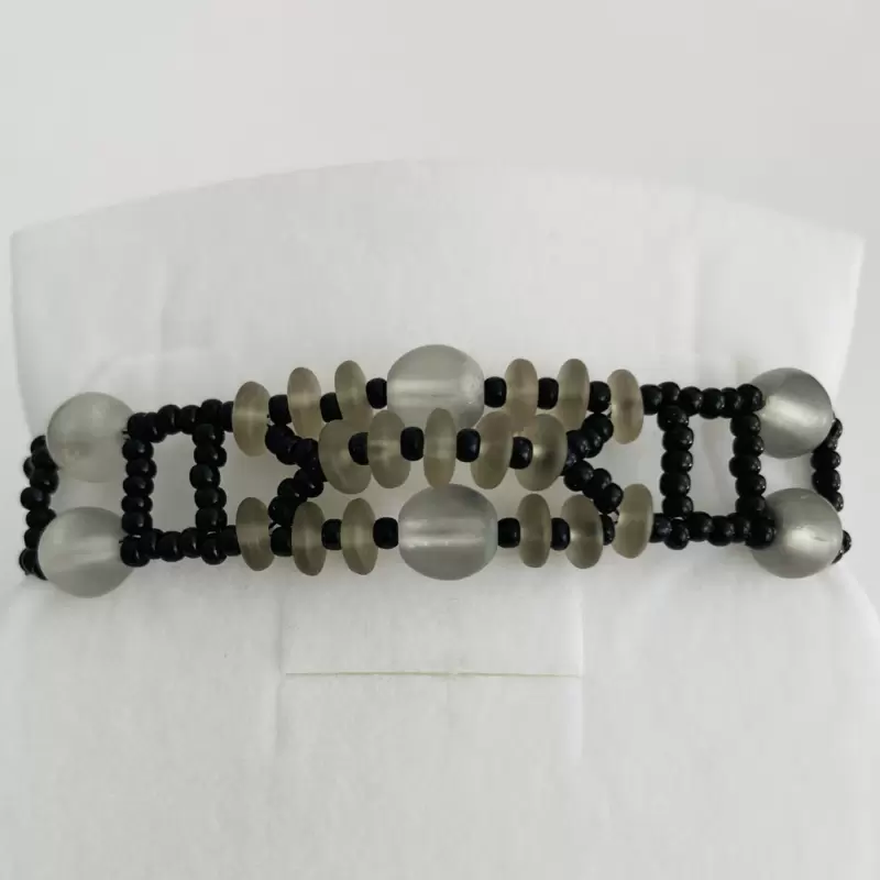 Braccialetto perline vetro grigie e Rocailles nero