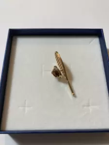 Gold plated stainless steel tennis racket jacket pin customizable on handle 