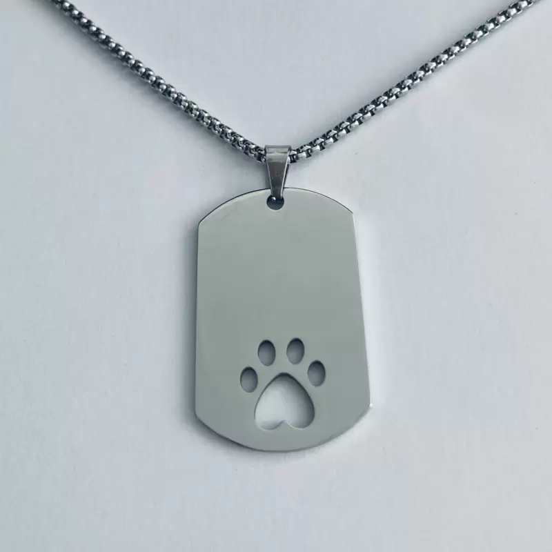 Collana ciondolo piastrina con zampina a cuore in acciaio personalizzabile