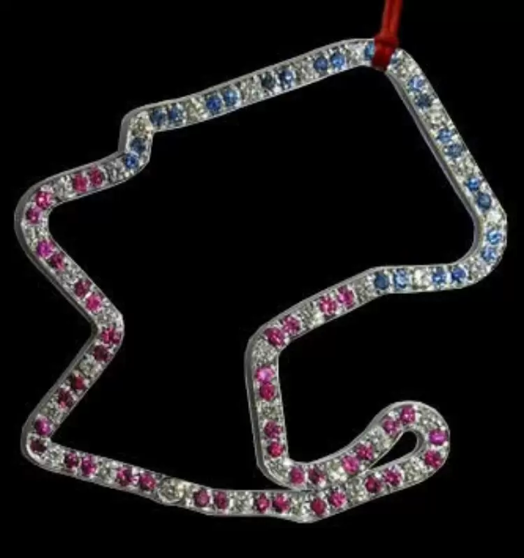 Laguna Seca circuit pendant in 18kt white gold American flag  