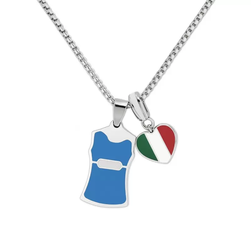Collar con camiseta de tirantes azul y colgantes de corazón tricolor
