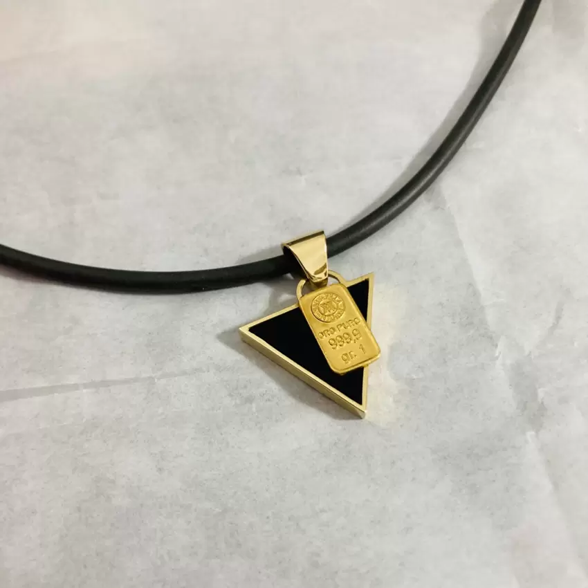 Patented triangle pendant in 18kt gold with Mario Villa ingot in 999.9 gold  
