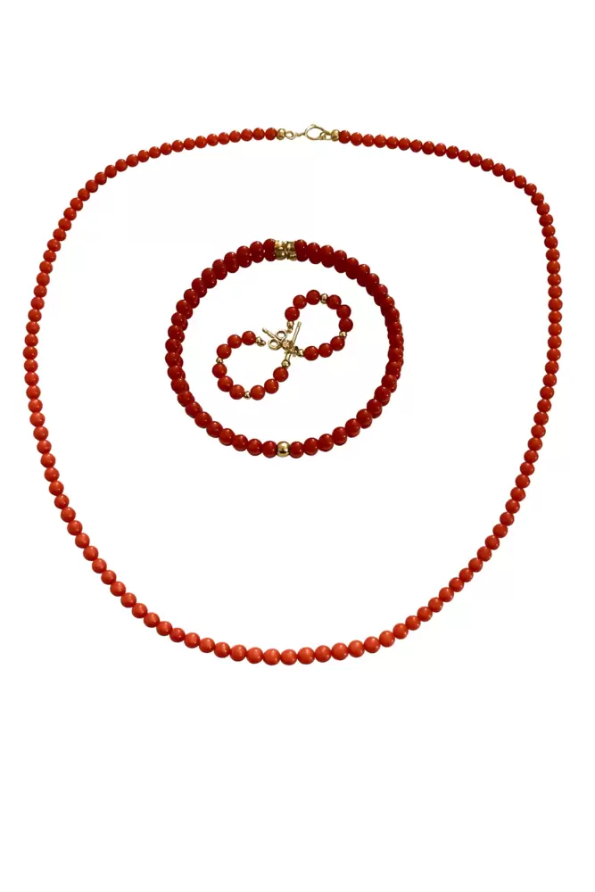 Corals and Yellow  Gold 18kt Parure: Necklace,Bracelet,Earrings  