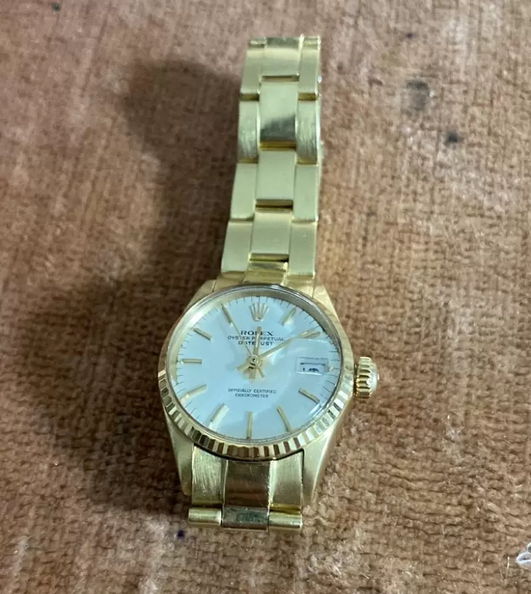 Nicht-originale Damenuhr von ROLEX mit 750er Goldband  