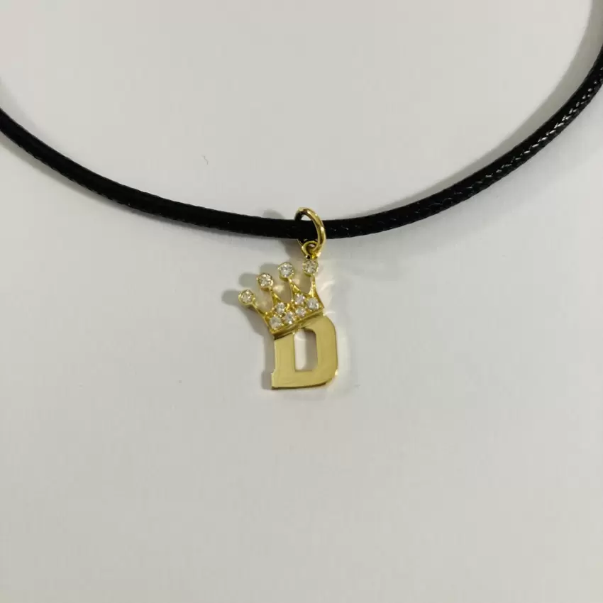 Ciondolo charm Iniziale D in oro 750 con Corona e Diamanti  