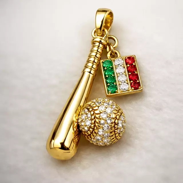 Collar de Bate y Pelota de Béisbol de Oro de 18 Quilates con Diamantes y Bandera de Italia  