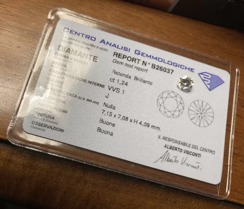 Diamante certificado ct.1.24 cor J  