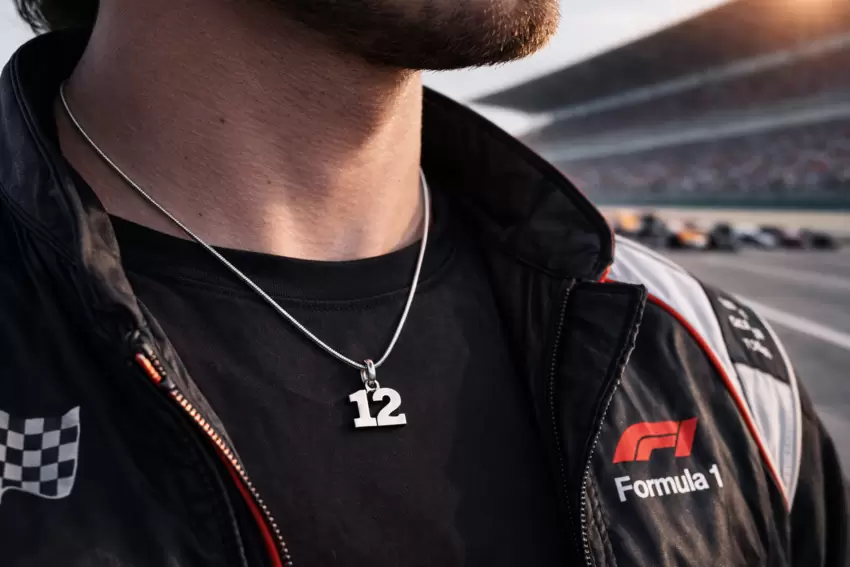 Colgante número 12 de acero  