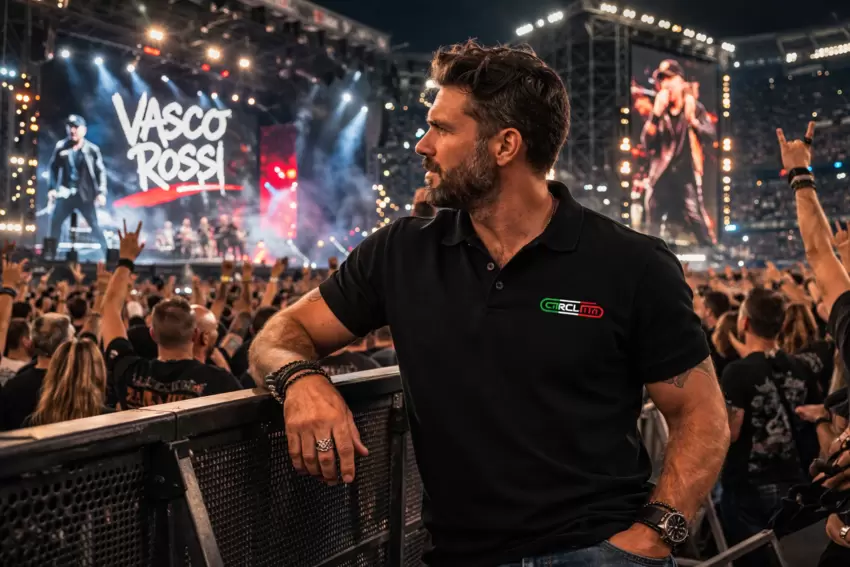 Polo nera maniche corte con logo CIRCUITI tricolore   